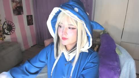 Laura online show from September 2025 02:44:02 AM