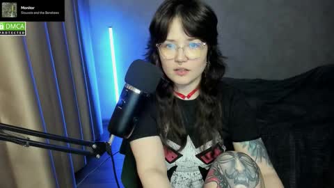 Red online show from October 2025 07:11:02 PM