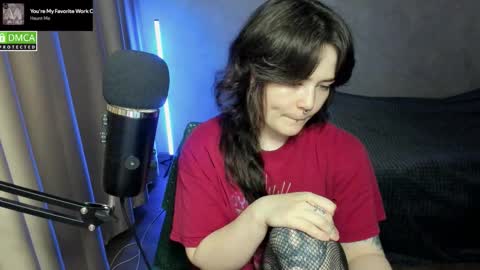 Red online show from November 2025 05:35:01 PM