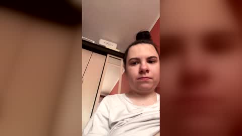 Snapshot of hellareousx chatting on March 2026 07:25:02 AM HellaReousx online show from March 2026 07:25:02 AM