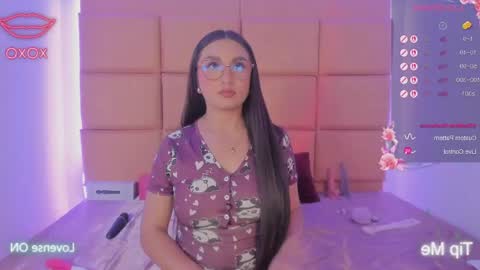 hellen__smith_ online show from May 2026 10:03:01 PM