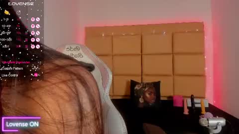 hellen__smith_ online show from June 2026 09:48:02 PM