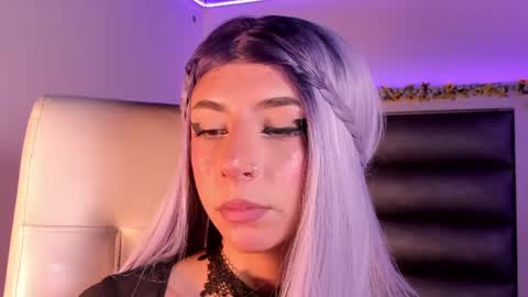 hellen__smith_ online show from July 2026 10:31:02 PM