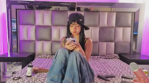 hellen__smith_ online show from July 2026 03:54:02 PM