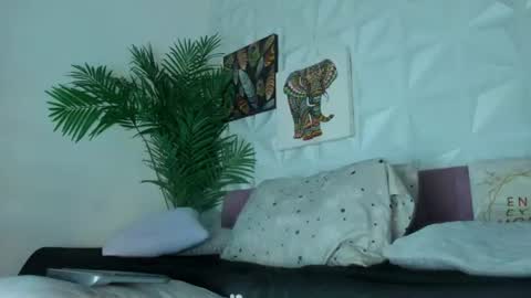 hellen     online show from June 2026 07:00:02 PM