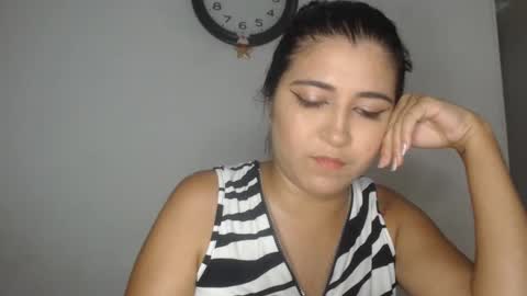 Snapshot of hellennmoon chatting on December 2024 08:00:02 PM Hellen online show from December 2024 08:00:02 PM