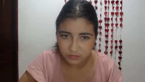 Snapshot of hellennmoon chatting on February 2025 01:06:01 PM Hellen online show from February 2025 01:06:01 PM