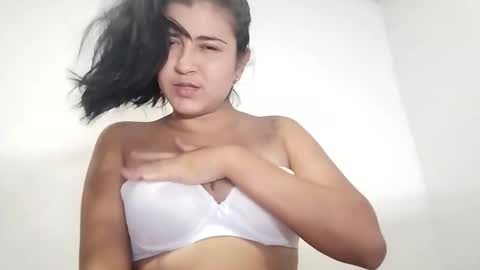 Snapshot of hellennmoon chatting on February 2026 04:00:01 AM Hellen online show from February 2026 04:00:01 AM