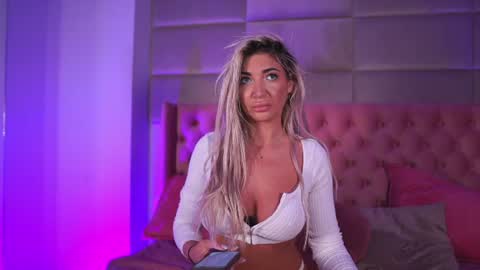 hellenroyy online show from June 2026 03:20:02 AM