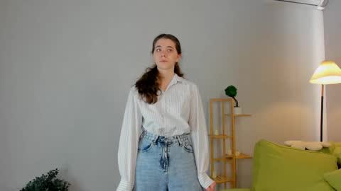 Snapshot of hellenumholtz chatting on February 2026 07:27:01 AM Nala online show from February 2026 07:27:01 AM