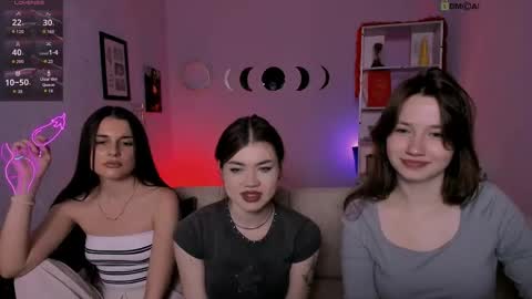 Helli online show from May 2026 07:19:02 PM