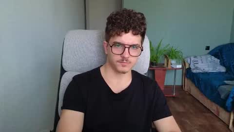 Snapshot of hellish_sugar chatting on October 2025 07:12:02 AM Remy online show from October 2025 07:12:02 AM