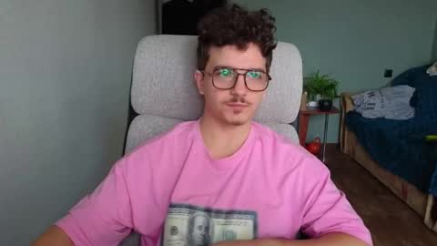 Snapshot of hellish_sugar chatting on November 2025 08:47:01 AM Remy online show from November 2025 08:47:01 AM