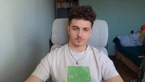 Snapshot of hellish_sugar chatting on February 2026 01:31:01 PM Remy online show from February 2026 01:31:01 PM