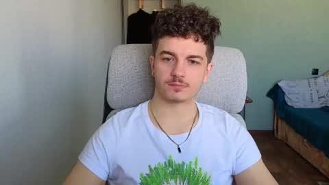 Snapshot of hellish_sugar chatting on February 2026 08:26:01 AM Remy online show from February 2026 08:26:01 AM