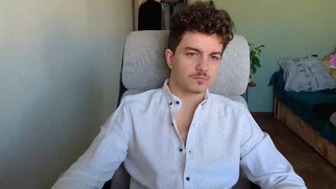 Snapshot of hellish_sugar chatting on March 2026 05:35:02 AM Remy online show from March 2026 05:35:02 AM