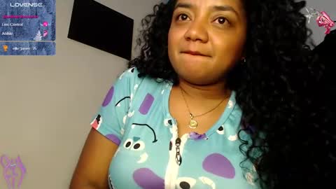 Snapshot of hello_candy chatting on December 2024 06:01:02 AM Candy online show from December 2024 06:01:02 AM