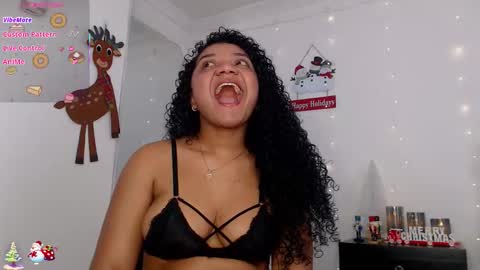 Snapshot of hello_candy chatting on December 2025 09:33:01 PM Candy online show from December 2025 09:33:01 PM