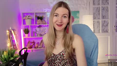 Alisia  Monday to Friday from 10 am to 4 pm GMT 2 online show from February 2025 09:13:02 AM