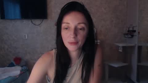 Snapshot of hellokittykaty chatting on January 2025 07:14:01 AM Victory online show from January 2025 07:14:01 AM