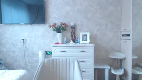 Snapshot of hellokittykaty chatting on February 2026 06:53:01 AM Victory online show from February 2026 06:53:01 AM