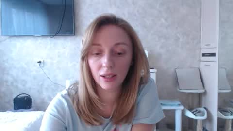 Snapshot of hellokittykaty chatting on March 2026 06:30:01 AM Victory online show from March 2026 06:30:01 AM