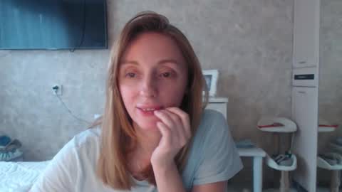 Snapshot of hellokittykaty chatting on March 2026 06:28:02 AM Victory online show from March 2026 06:28:02 AM