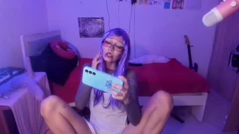 Raven and Momo online show from November 2025 09:27:02 PM