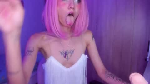 Raven and Momo online show from January 2026 10:02:02 PM