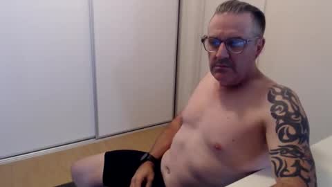 Snapshot of hempie1973 chatting on November 2025 06:47:02 AM hempie1973 online show from November 2025 06:47:02 AM