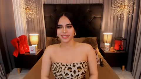 Snapshot of hennessygoddess69 chatting on January 2025 03:51:01 AM HENNESSY online show from January 2025 03:51:01 AM