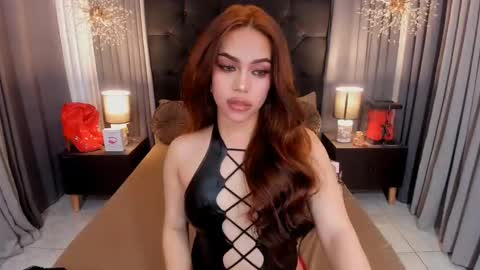 Snapshot of hennessygoddess69 chatting on February 2025 05:10:01 AM HENNESSY online show from February 2025 05:10:01 AM