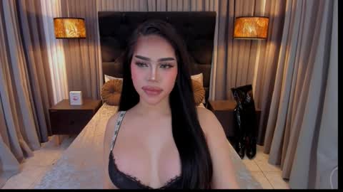 Snapshot of hennessygoddess69 chatting on September 2025 08:24:01 AM HENNESSY online show from September 2025 08:24:01 AM