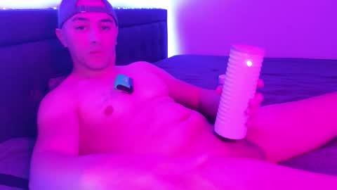 Snapshot of hennidrip chatting on November 2025 12:09:02 AM HENNIDRIP online show from November 2025 12:09:02 AM