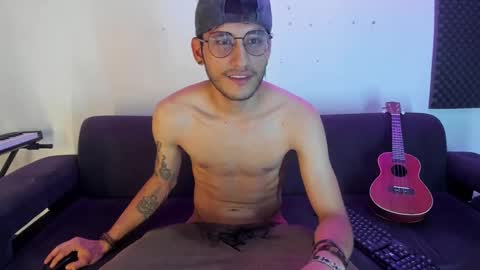 Snapshot of henrik_senn chatting on December 2024 11:45:02 AM henrik_senn online show from December 2024 11:45:02 AM