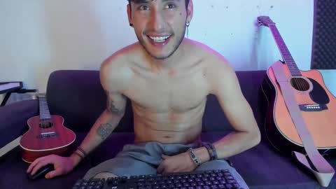 Snapshot of henrik_senn chatting on December 2024 04:54:02 AM henrik_senn online show from December 2024 04:54:02 AM