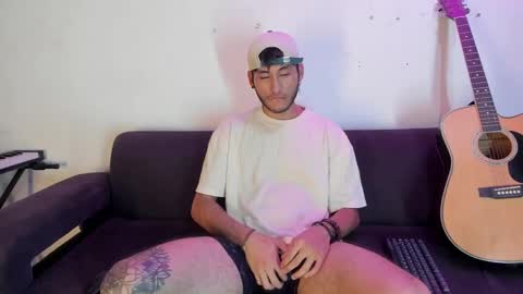 Snapshot of henrik_senn chatting on December 2024 02:32:01 AM henrik_senn online show from December 2024 02:32:01 AM