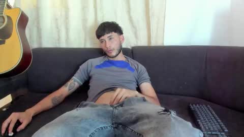 Snapshot of henrik_senn chatting on September 2025 09:16:02 PM henrik_senn online show from September 2025 09:16:02 PM