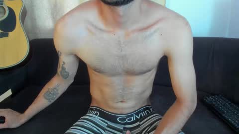 Snapshot of henrik_senn chatting on September 2025 08:33:02 PM henrik_senn online show from September 2025 08:33:02 PM