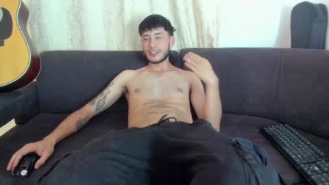 Snapshot of henrik_senn chatting on September 2025 10:55:02 PM henrik_senn online show from September 2025 10:55:02 PM