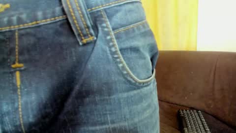 Snapshot of henrik_senn chatting on October 2025 10:09:01 PM henrik_senn online show from October 2025 10:09:01 PM