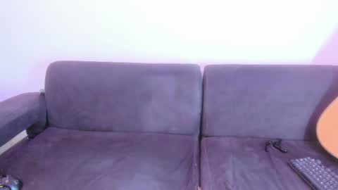 henrik_senn online show from June 2026 09:35:02 PM