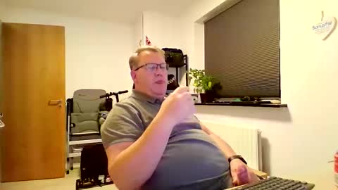 henrikrp1971 online show from December 2025 07:09:01 PM