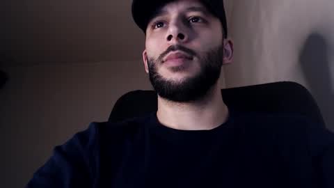 HenryAxe online show from November 2025 01:43:01 PM