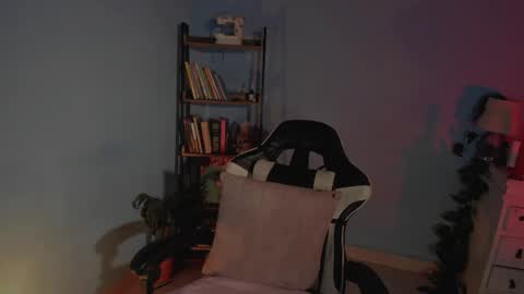 Snapshot of hera_069 chatting on April 2026 04:46:02 AM Hello I am Valentina independent Colombian model I love sensuality and pleasure welcome online show from April 2026 04:46:02 AM