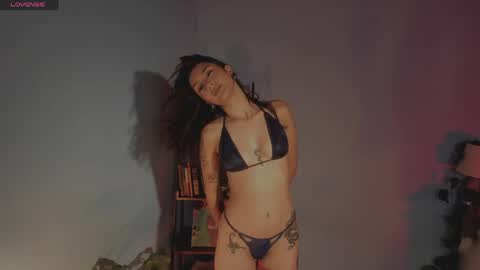 Snapshot of hera_069 chatting on April 2026 11:40:02 PM Hello I am Valentina independent Colombian model I love sensuality and pleasure welcome online show from April 2026 11:40:02 PM