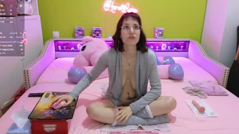 HeraLuna  online show from February 2025 02:04:01 AM