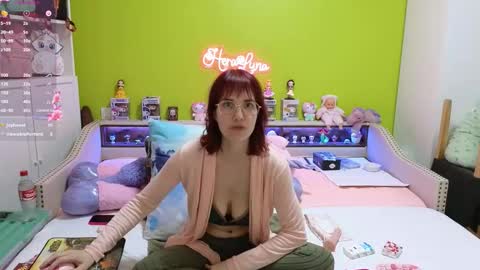 Snapshot of heraluna_ chatting on February 2026 09:57:02 PM HeraLuna online show from February 2026 09:57:02 PM