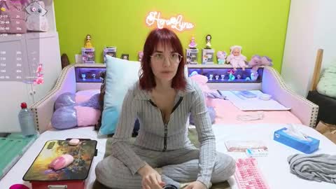 Snapshot of heraluna_ chatting on March 2026 09:43:02 PM HeraLuna online show from March 2026 09:43:02 PM