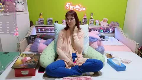 Snapshot of heraluna_ chatting on March 2026 09:30:02 PM HeraLuna online show from March 2026 09:30:02 PM